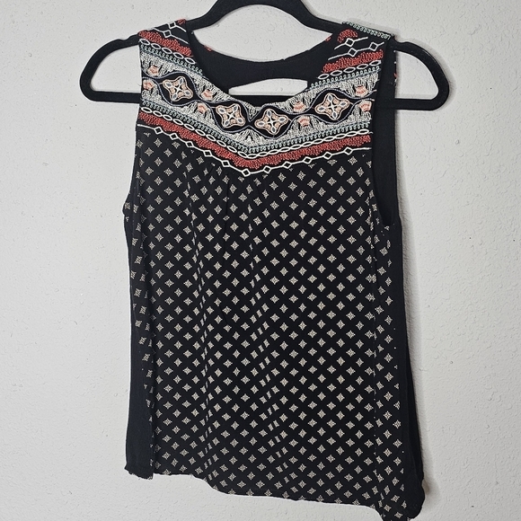 THML Tank Top Womens XS‎ Embroidered Boho Mixed Media Flowy Top Black Red Rayon - Picture 1 of 9